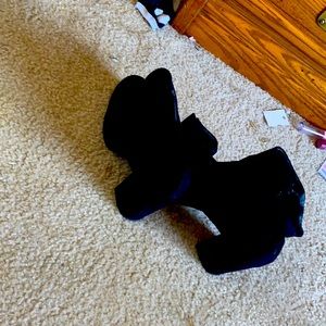 Size 8 black heels